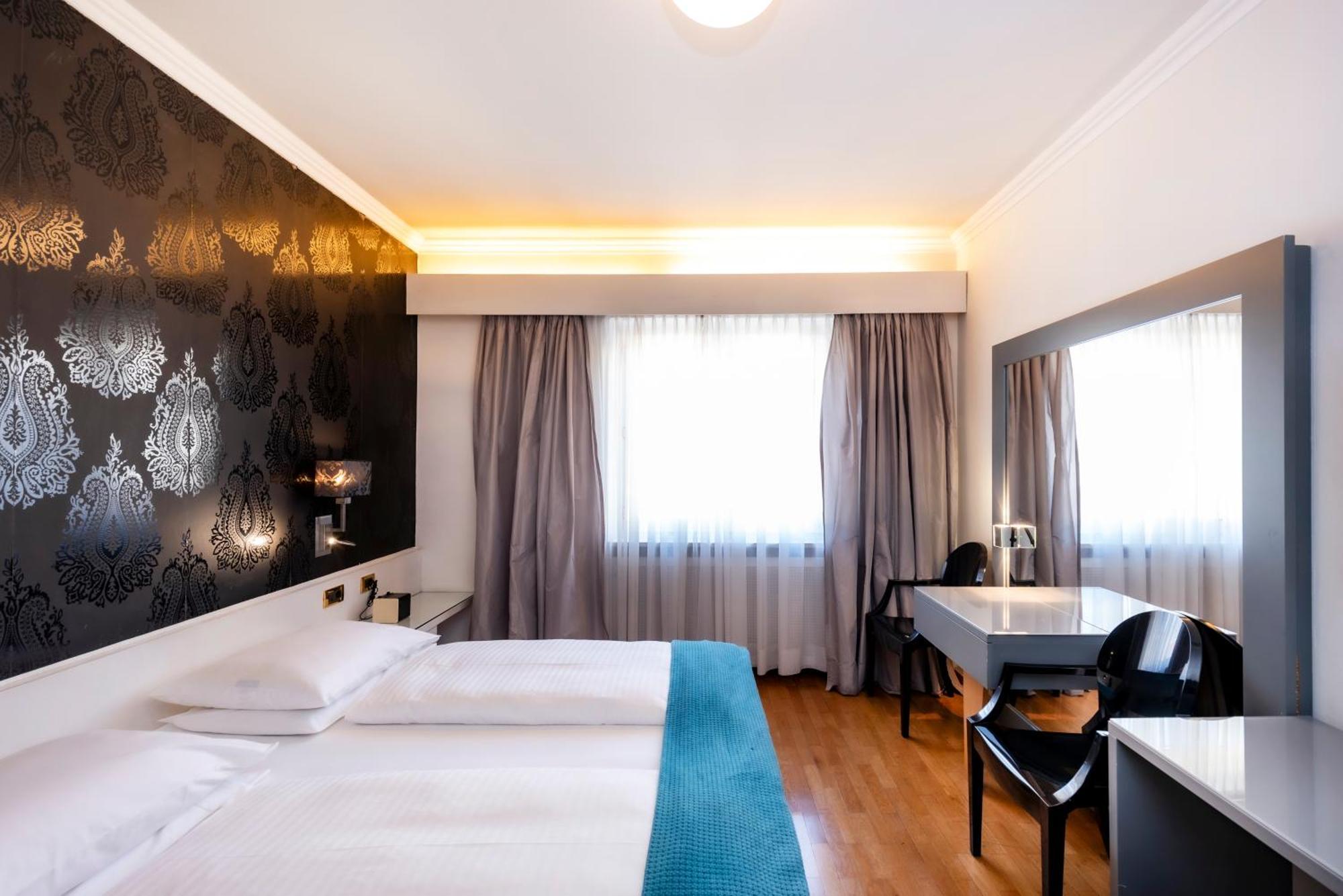 Aurora Hotel 4*