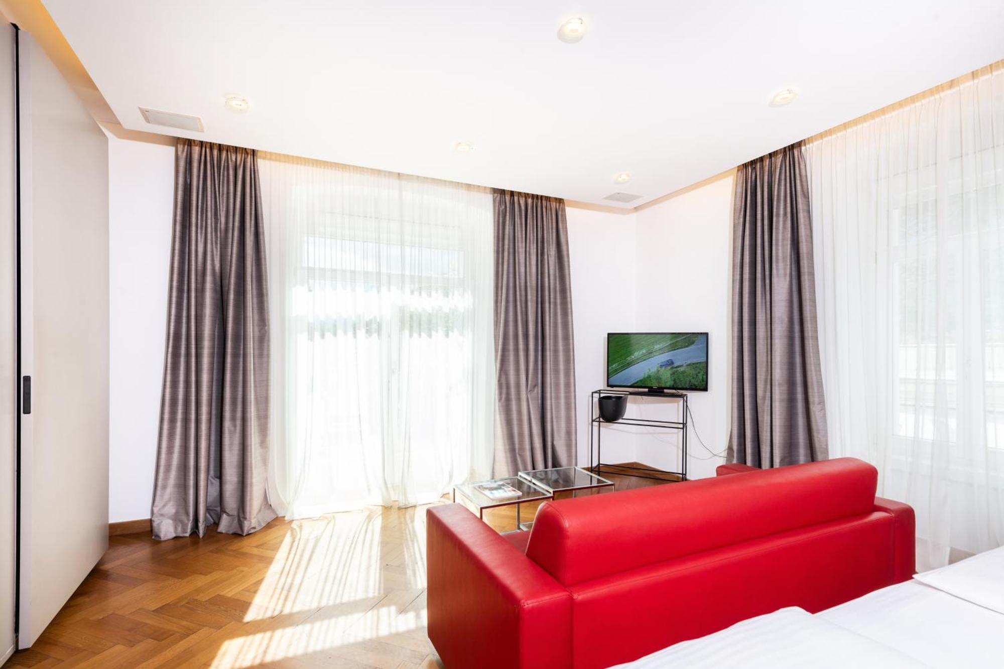 Hotel Aurora 4*